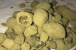 Moonrock Co To Je Jak Se Vyrabi A Jake Ma Ucinky